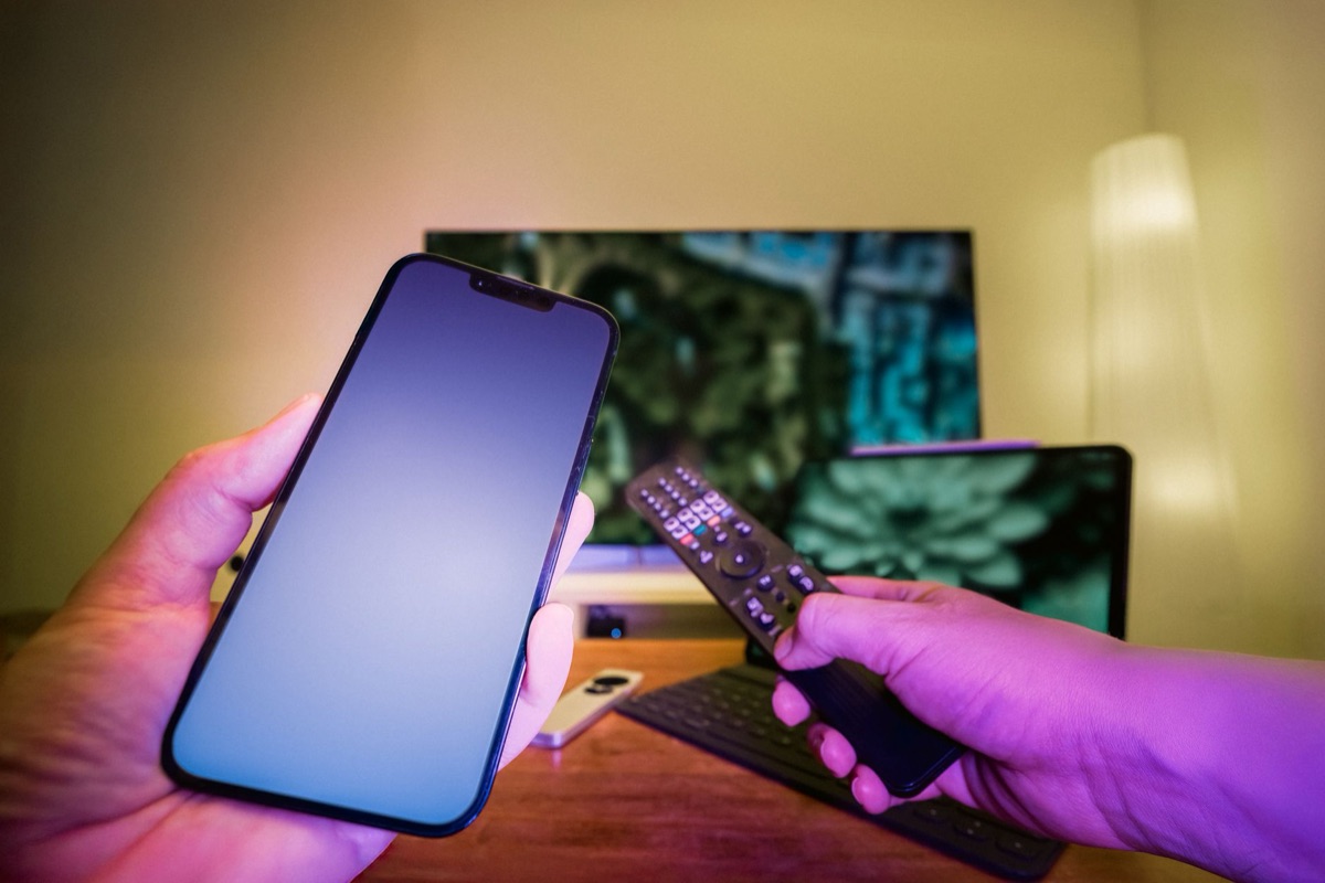 Een televisie die een streamingdienst laat zien