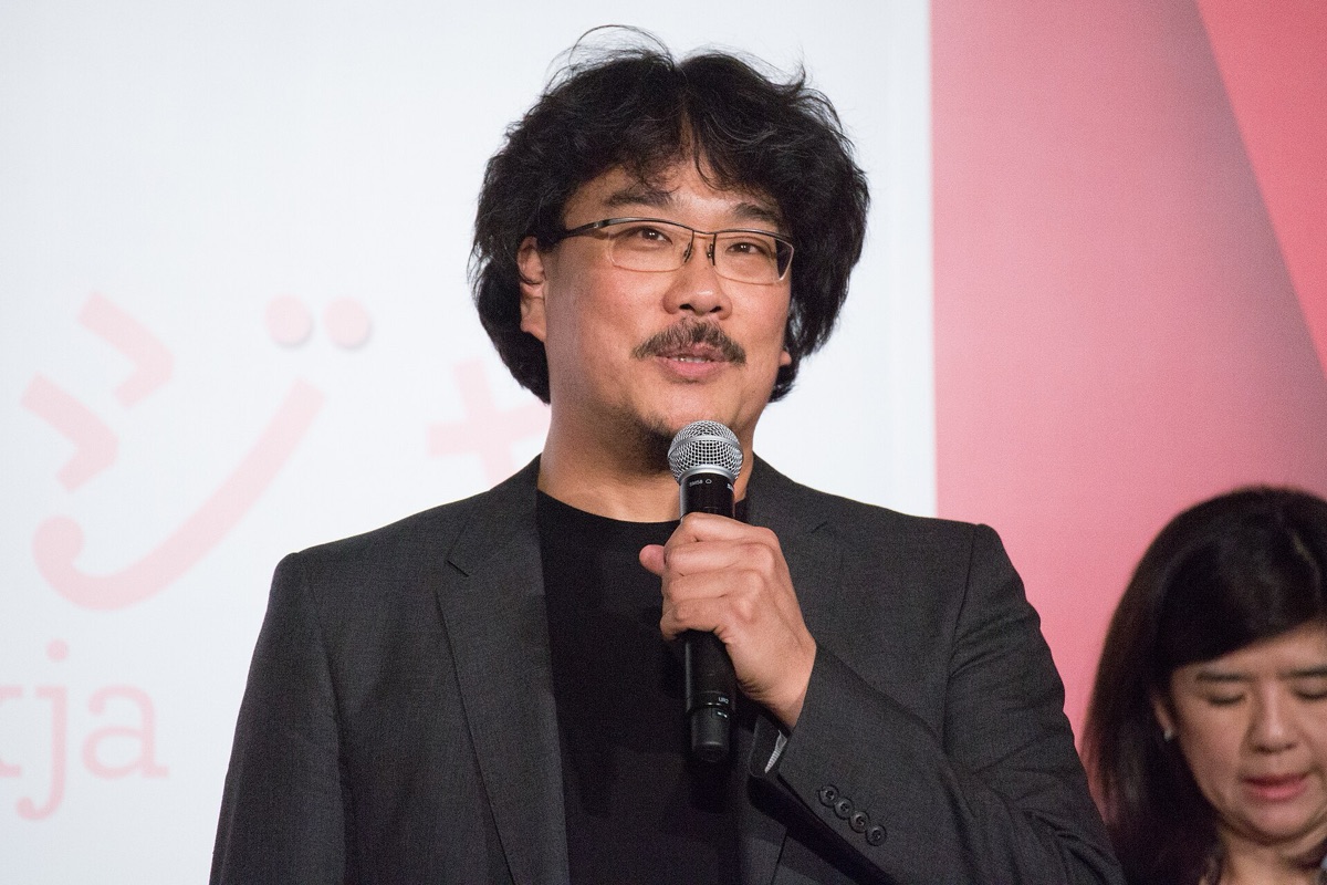 Le réalisateur Bong Joon-ho lors d'un événement cinématographique.